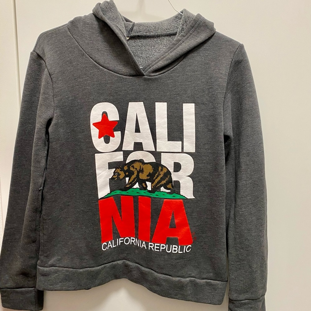 BRAND NEW California Republic  Sweatshirt